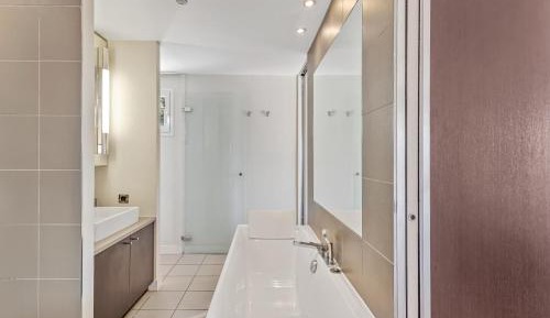 Top Floor Prestige Suite 
