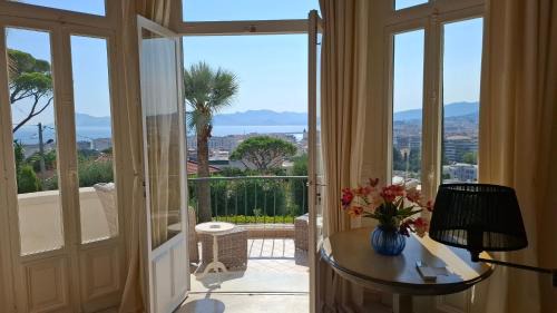 Two-Bedroom Apartment with Balcony and Sea View