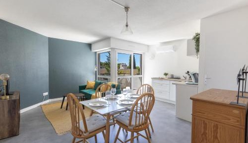 Superior One-Bedroom Apartment with Balcony