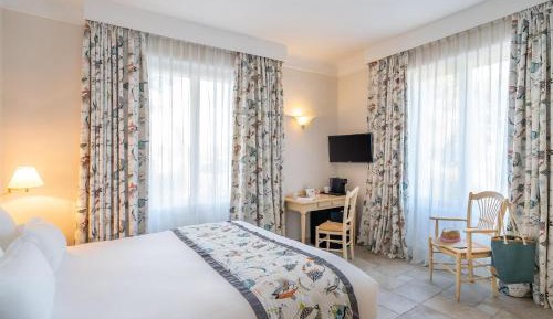 Standard Queen Room - Non-Smoking/Ground Floor