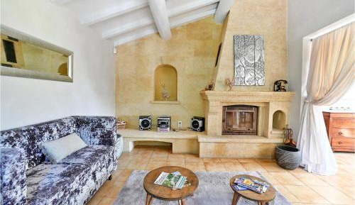 Three-Bedroom Vacation Home 