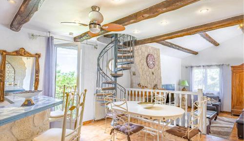 Three-Bedroom Vacation Home 