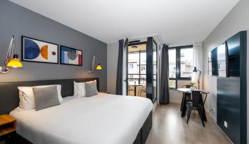 Studio Apartment with Balcony