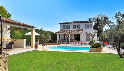 Three-Bedroom Vacation Home 