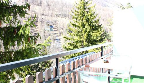Double Room with Terrace and Mountain View
