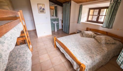 Quadruple Room with Shared Bathroom