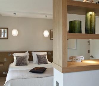 Deluxe Triple Room with Street View