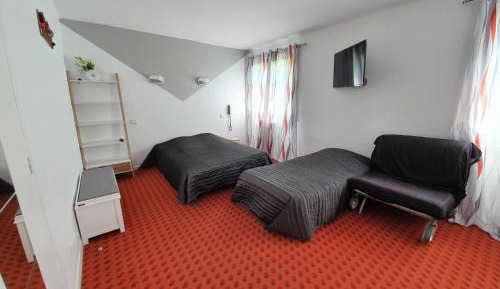 Triple Room with Bath