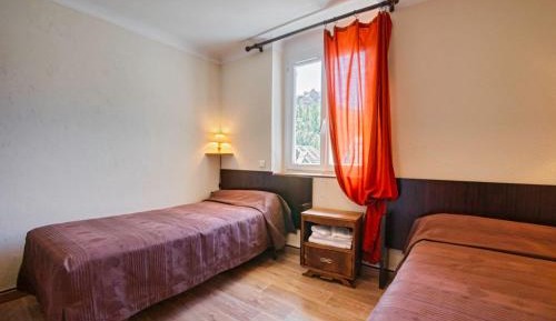 Twin Room with Shared Toilet