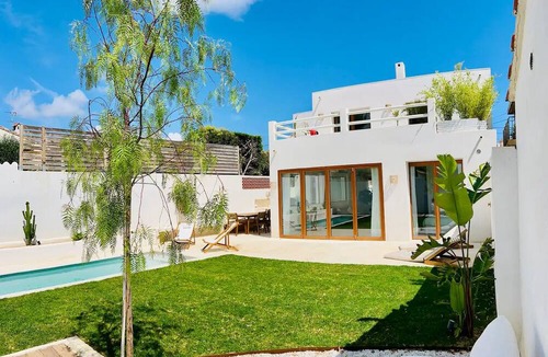 8th Arrondissement House | Vrbo Property