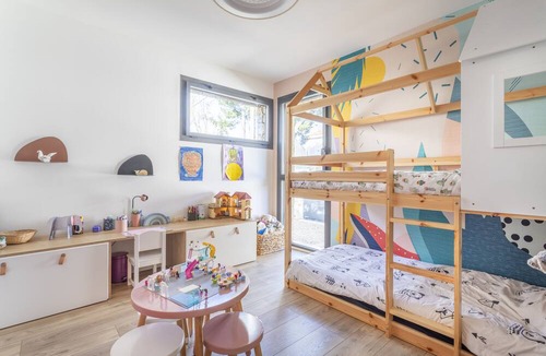8th Arrondissement Villa | Villa Pastré 8 min walking distance of the beach