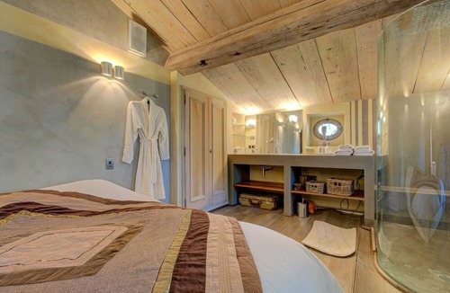 Lambesc Villa | Homerez - Big villa for 14 ppl. with swimming-pool, jacuzzi and spa at Lambesc