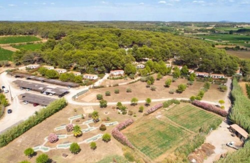Castelnau-de-Guers House | Mobilhome 4 étoiles - Piscine - eechdh