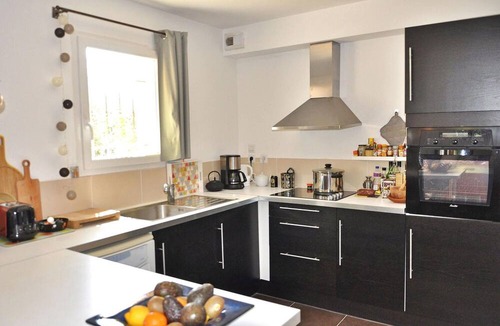 Bonnieux House | Discover a tranquil holiday villa in Bonnieux, set amid serene woods, around 2.5 km from the village