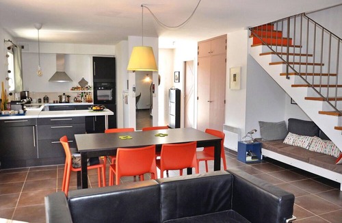 Bonnieux House | Discover a tranquil holiday villa in Bonnieux, set amid serene woods, around 2.5 km from the village