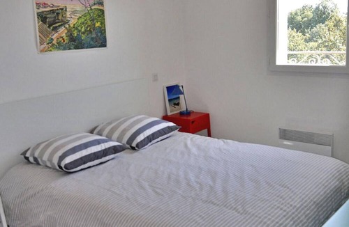 Bonnieux House | Discover a tranquil holiday villa in Bonnieux, set amid serene woods, around 2.5 km from the village