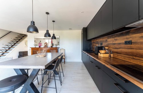 Eyguieres Apartment | Apartment 'Le Sky - Les Alpilles' with Private Terrace, Wi-Fi and Air Conditioning