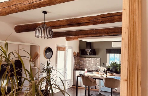 Senas Villa | 2-bedrooms entire villa with jacuzzi and garden in charming Provence