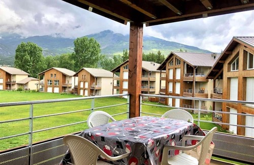 Barcelonnette Apartment | 300m from shops, 1st floor, terrace, parking, tv, ski locker, 52m², Pra Loup