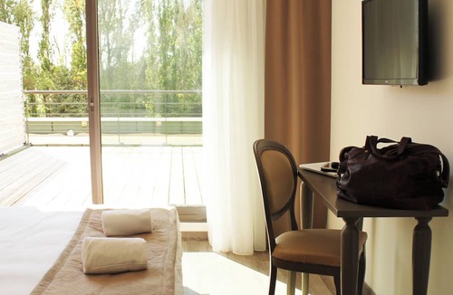 Eguilles Hotel | Pool Getaway | 1 Mi to Rotonde Fountain