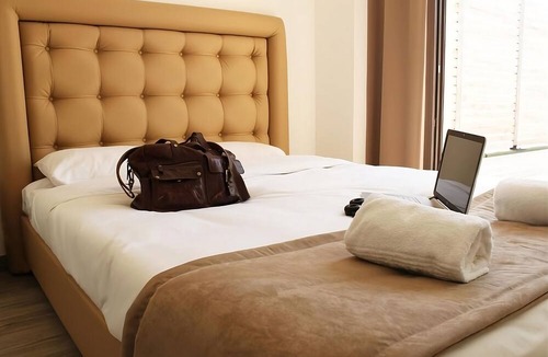 Eguilles Hotel | Pool Getaway | 1 Mi to Rotonde Fountain