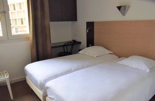 Sud Hotel | Stylish Twin Hub | 1.9 mi to Ancient Aix Cathedral: Discover Roman Architecture
