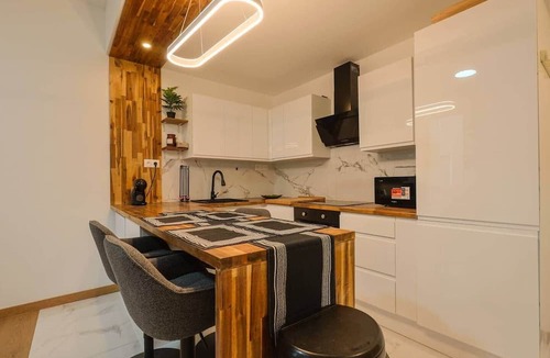 Notre-Dame du Mont Apartment | Comfortable apartment on the Cours Julien