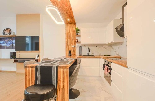 Notre-Dame du Mont Apartment | Comfortable apartment on the Cours Julien