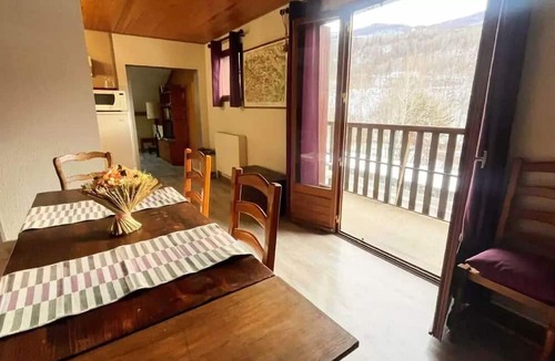 Vallouise-Pelvoux Apartment | Comfortable apartment that sleeps 4 – South-facing