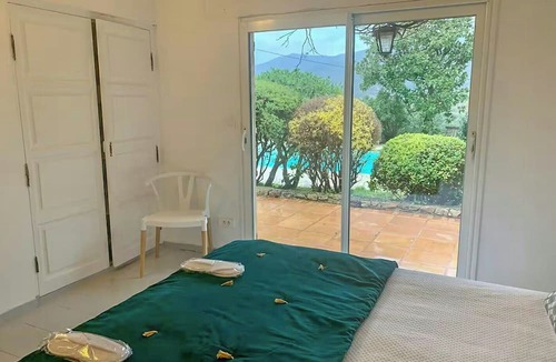Cogolin House | Estate with olive grove near Grimaud