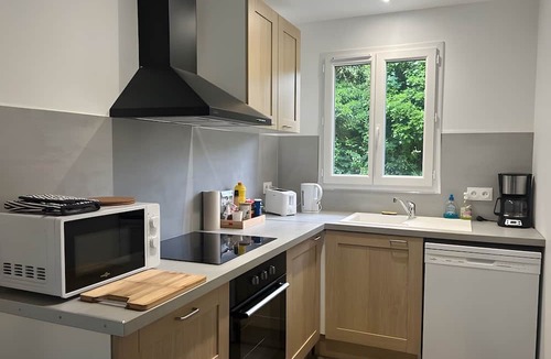 La Salvetat-sur-Agout House | Holiday Home Lilas: Mountain View, Private Terrace, Wi-Fi