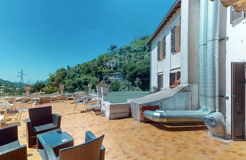 Menton Apartment | Air-conditioned room with mountain view