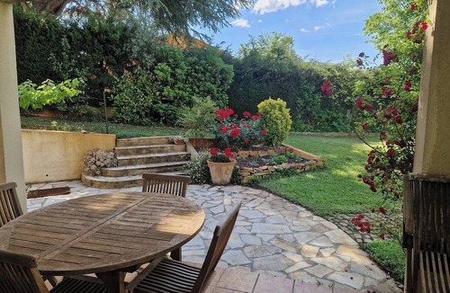 Gemenos House | Large T2 with parking and garden