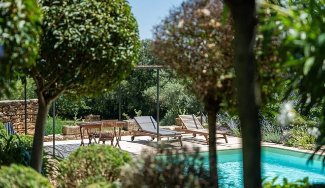 Mimosa Superb duplex gîte in the heart of an 18th-century sheepfold a stone's throw from Uzès