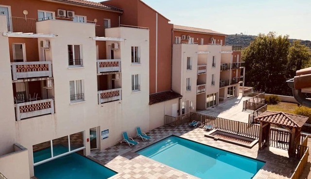 Appartement 3 étoiles - Piscine - ccbgefc
