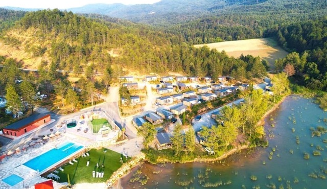 Camping 4 étoiles - Piscine - ccbgbae
