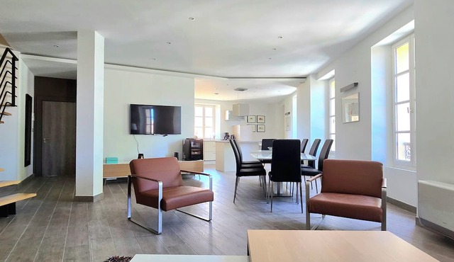 Chic duplex in Saint-Tropez with parking