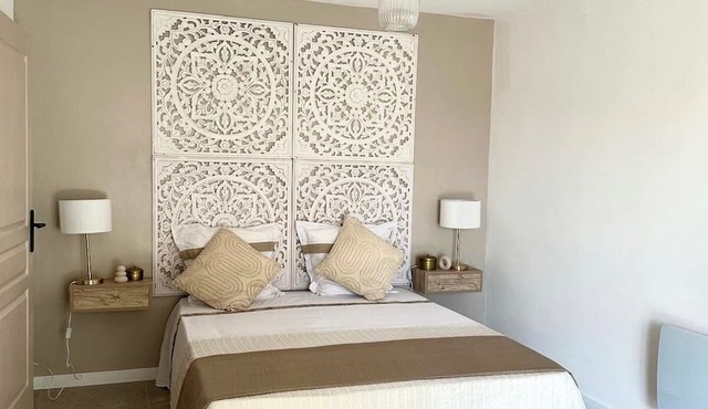 Between Aix and Cassis, Villa Delycia welcomes you for an unforgettable stay